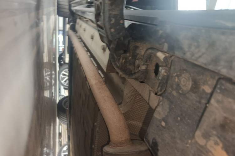 Used Hima AITO M9 2025 Extended-Range Ultra Version 52 kWh 6-Seater Right Side Sill