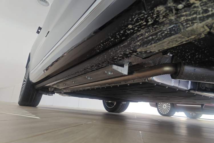 Used Hima AITO M9 2025 Extended-Range Ultra Version 52 kWh 6-Seater Right Side Sill