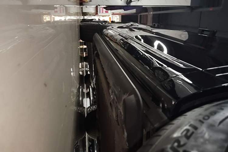 Used Hima AITO M9 2025 Extended-Range Ultra Version 52 kWh 6-Seater Right Side Sill
