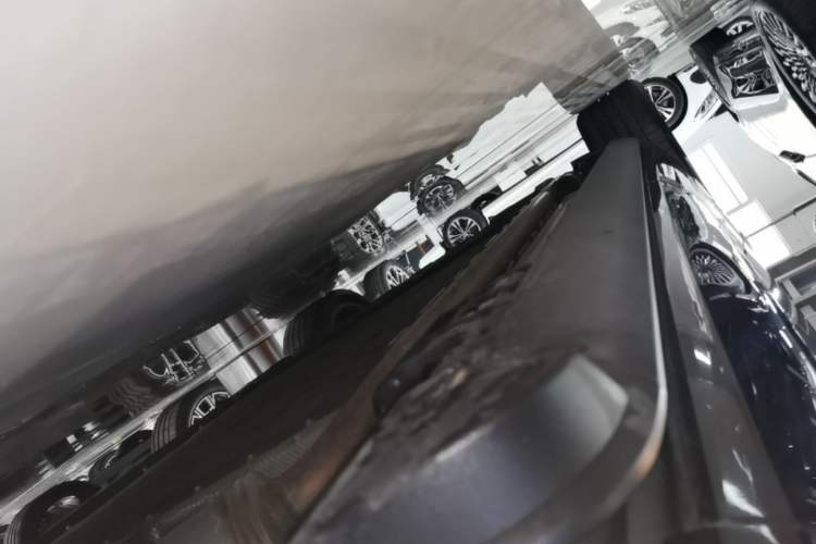 Used Hima AITO M9 2025 Extended-Range Ultra Version 52 kWh 6-Seater Right Side Sill