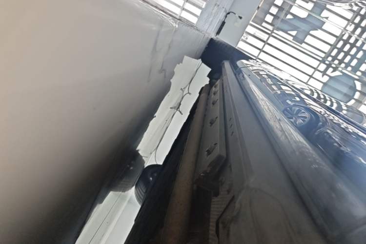 Used Hima AITO M9 2025 Extended-Range Ultra Version 52 kWh 6-Seater Right Side Sill