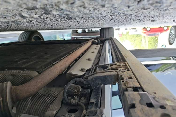Used Hima AITO M9 2025 Extended-Range Ultra Version 52 kWh 6-Seater Right Side Sill