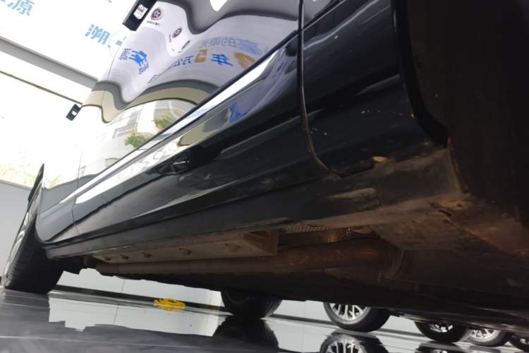 Used Hima AITO M9 2025 Extended-Range Ultra Version 52 kWh 5-Seater Edition Right Side Sill