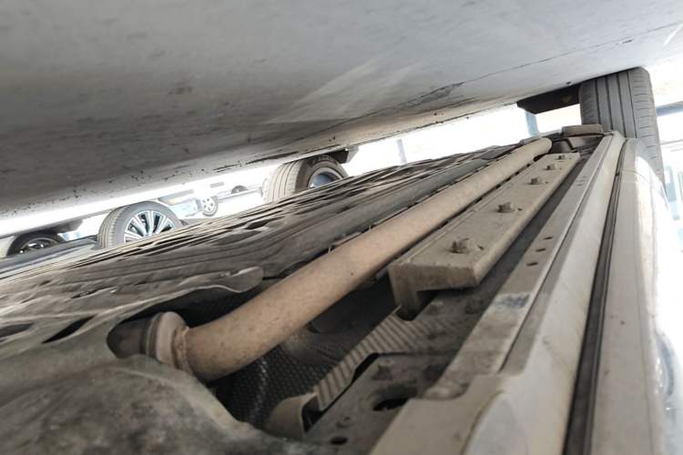 Used Hima AITO M9 2025 Extended-Range Ultra Version 52 kWh 6-Seater Right Side Sill