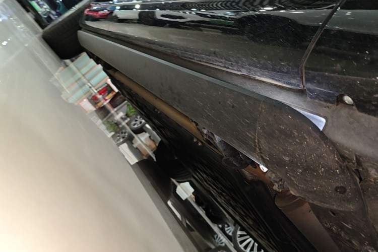 Used Hima AITO M9 2025 Extended-Range Ultra Version 52 kWh 6-Seater Right Side Sill