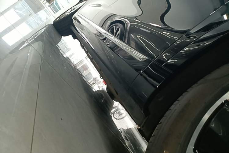 Used Hima AITO M9 2025 Extended-Range Max Version 52 kWh 6-Seater Edition Right Side Sill