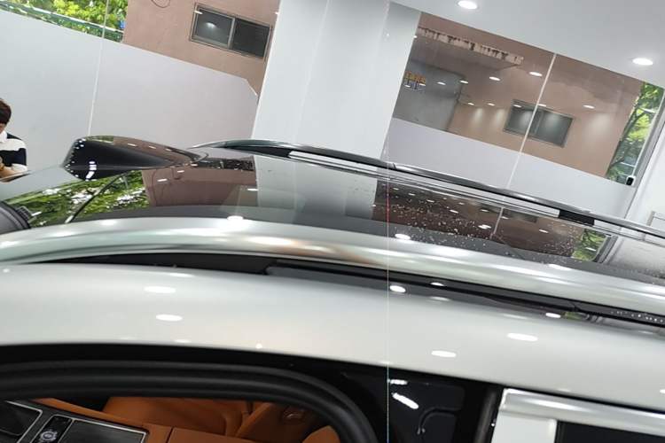 Used Hima AITO M9 2025 Extended-Range Max Version 52 kWh 6-Seater Edition Roof