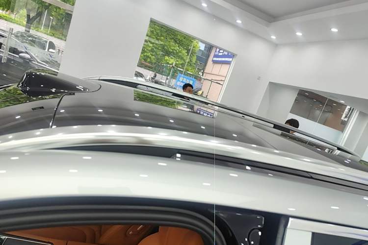 Used Hima AITO M9 2025 Extended-Range Max Version 52 kWh 6-Seater Edition Roof