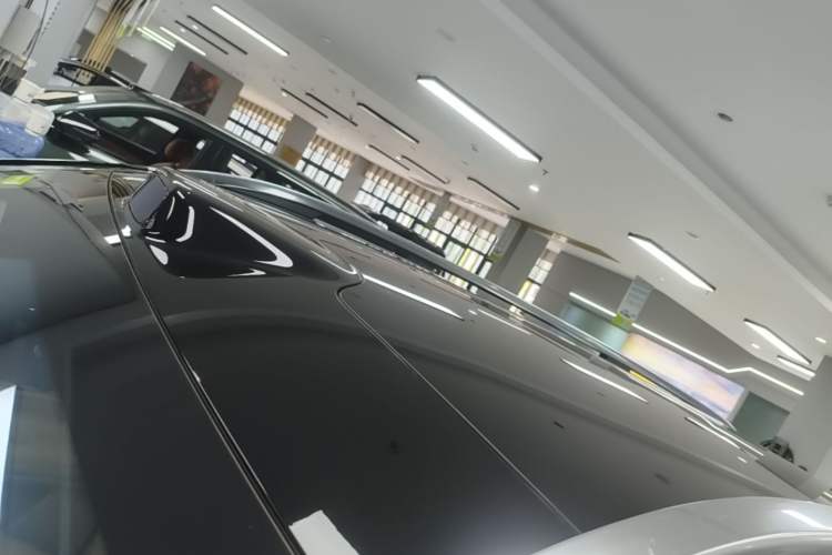 Used Hima AITO M9 2025 Extended-Range Ultra Version 52 kWh 6-Seater Roof