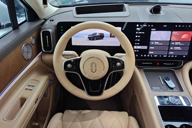Used Hima AITO M9 2025 Extended-Range Ultra Version 52 kWh 6-Seater Steering Wheel