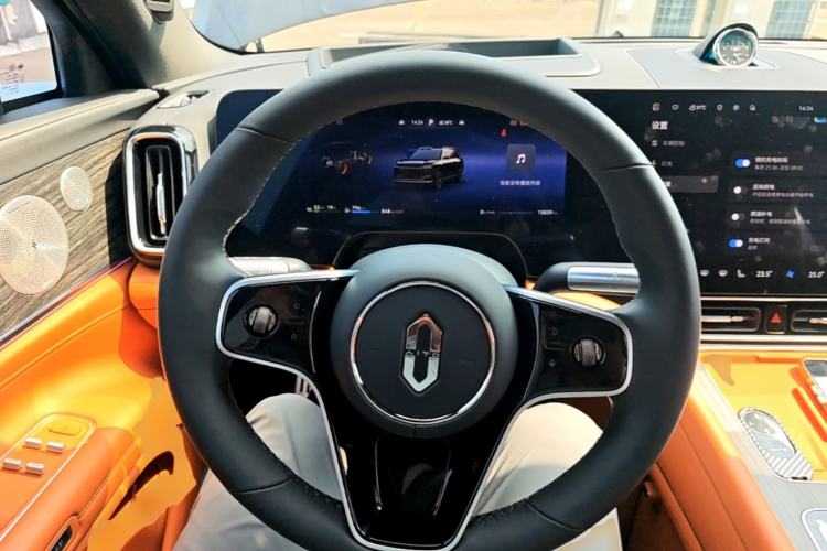 Used Hima AITO M9 2025 Extended-Range Ultra Version 52 kWh 6-Seater Steering Wheel