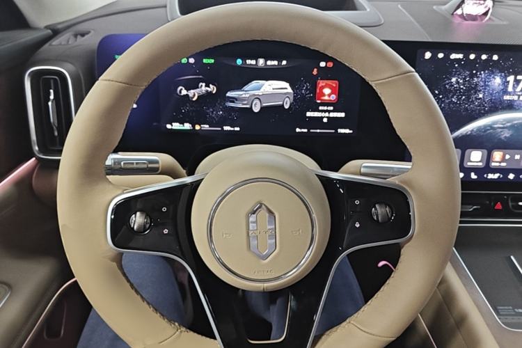 Used Hima AITO M9 2025 Extended-Range Ultra Version 52 kWh 6-Seater Steering Wheel
