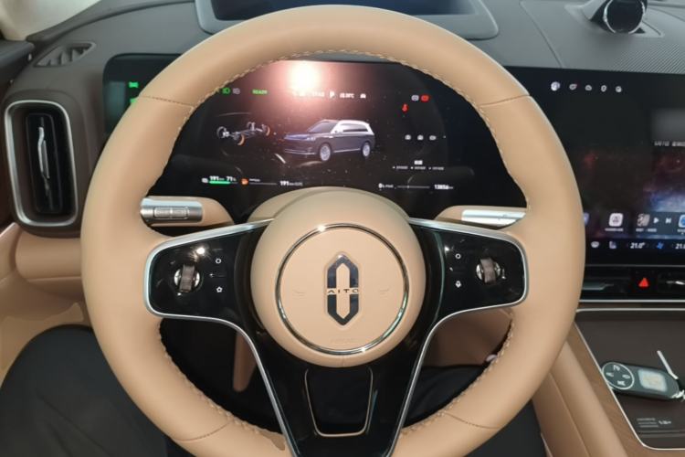 Used Hima AITO M9 2025 Extended-Range Ultra Version 52 kWh 6-Seater Steering Wheel
