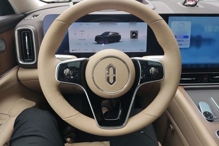 Used Hima AITO M9 2025 Extended-Range Ultra Version 52 kWh 6-Seater Steering Wheel