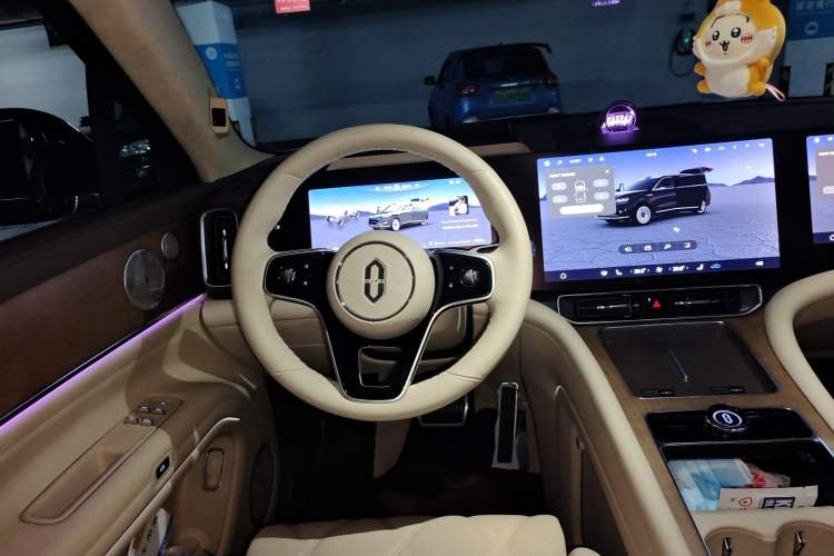 Used Hima AITO M9 2025 Extended-Range Ultra Version 52 kWh 5-Seater Edition Steering Wheel