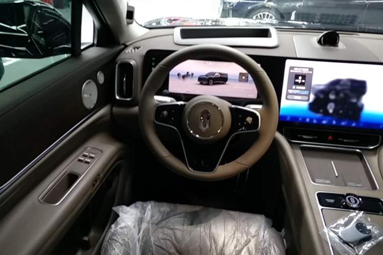 Used Hima AITO M9 2025 Extended-Range Ultra Version 52 kWh 5-Seater Edition Steering Wheel