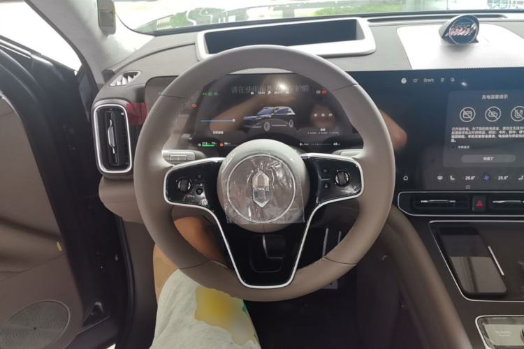 Used Hima AITO M9 2025 Extended-Range Max Version 52 kWh 6-Seater Edition Steering Wheel