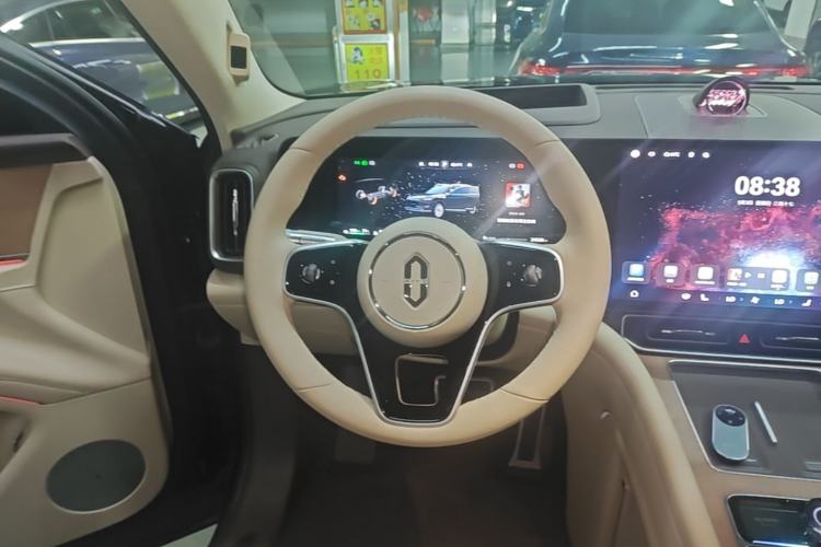 Used Hima AITO M9 2025 Extended-Range Ultra Version 52 kWh 6-Seater Steering Wheel