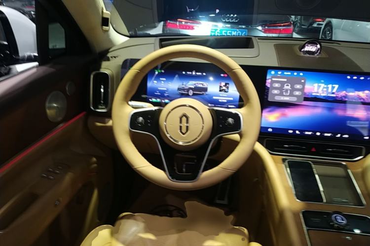 Used Hima AITO M9 2025 Extended-Range Ultra Version 52 kWh 6-Seater Steering Wheel