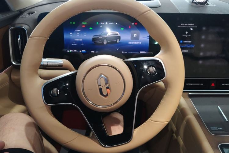 Used Hima AITO M9 2025 Extended-Range Ultra Version 52 kWh 5-Seater Edition Steering Wheel