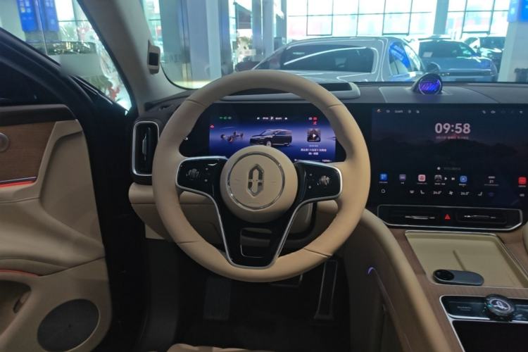Used Hima AITO M9 2025 Extended-Range Ultra Version 52 kWh 6-Seater Steering Wheel