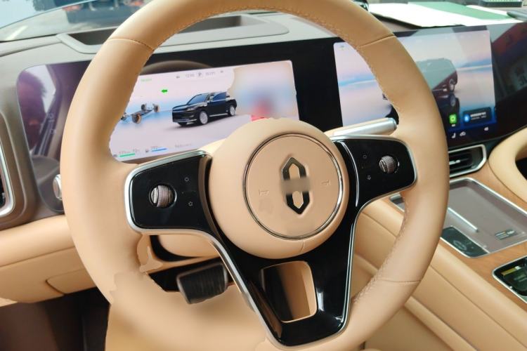 Used Hima AITO M9 2025 Extended-Range Max Version 52 kWh 5-Seater Edition Steering Wheel