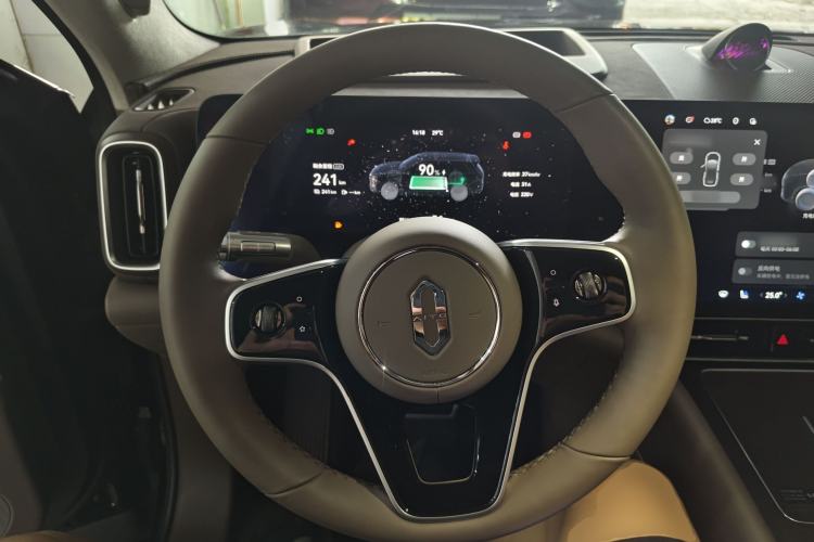 Used Hima AITO M9 2025 Extended-Range Ultra Version 52 kWh 6-Seater Steering Wheel
