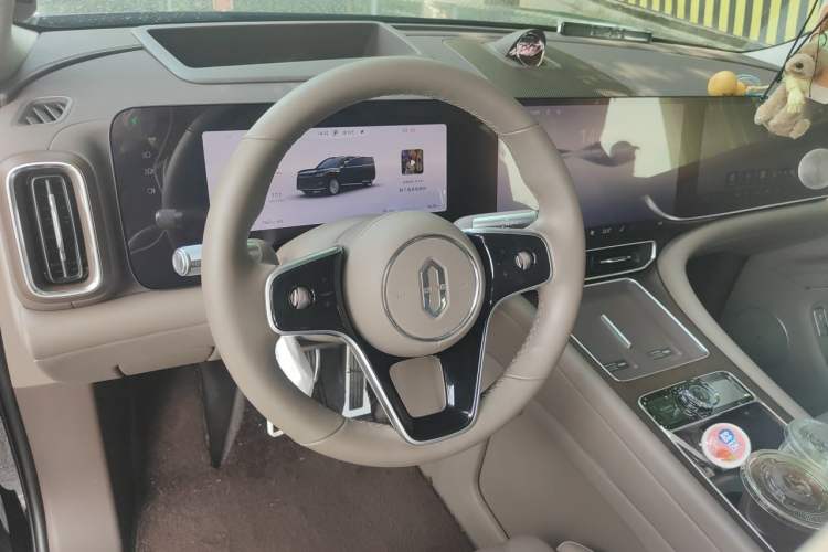 Used Hima AITO M9 2025 Pure Electric Ultra Version 100 kWh 6-Seater Model Steering Wheel