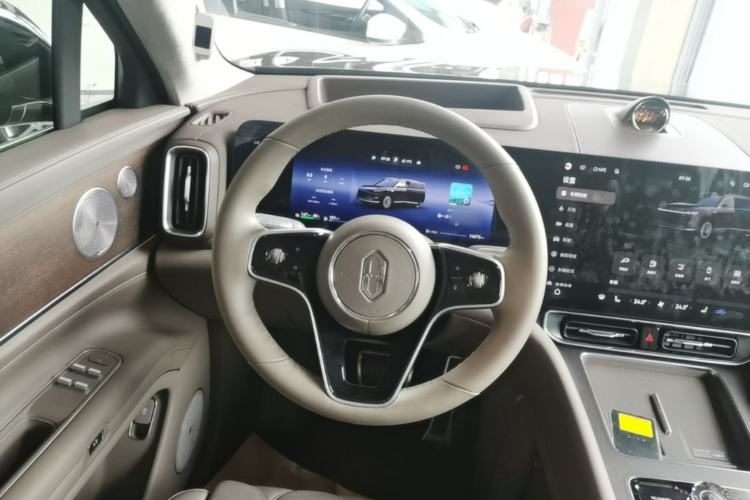 Used Hima AITO M9 2025 Extended-Range Ultra Version 52 kWh 6-Seater Steering Wheel