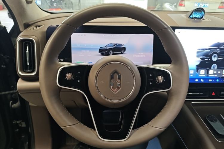 Used Hima AITO M9 2025 Extended-Range Ultra Version 52 kWh 6-Seater Steering Wheel