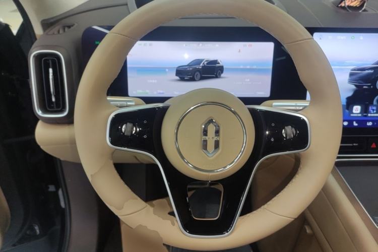 Used Hima AITO M9 2025 Extended-Range Ultra Version 52 kWh 6-Seater Steering Wheel