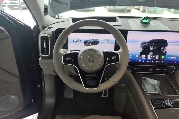 Used Hima AITO M9 2025 Extended-Range Ultra Version 52 kWh 6-Seater Steering Wheel
