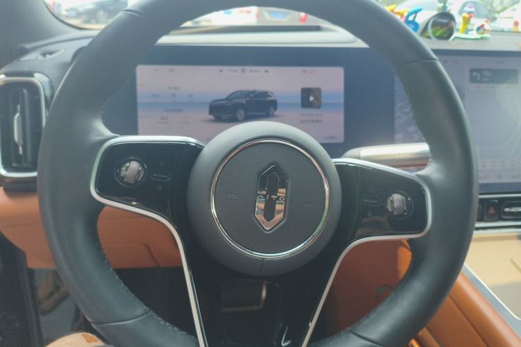 Used Hima AITO M9 2025 Extended-Range Max Version 52 kWh 6-Seater Edition Steering Wheel