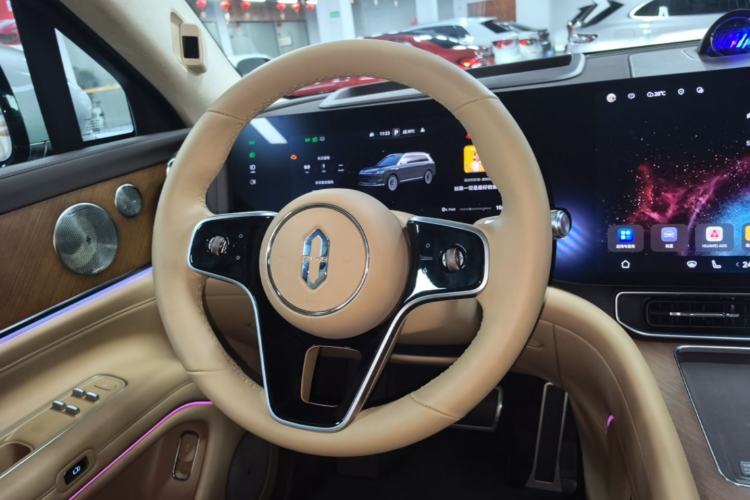 Used Hima AITO M9 2025 Extended-Range Ultra Version 52 kWh 6-Seater Steering Wheel