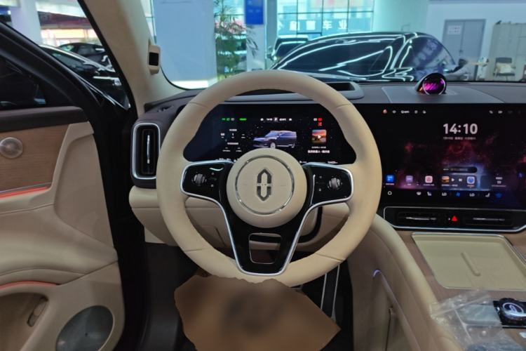 Used Hima AITO M9 2025 Extended-Range Ultra Version 52 kWh 6-Seater Steering Wheel