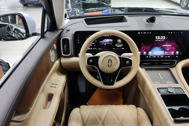 Used Hima AITO M9 2025 Extended-Range Ultra Version 52 kWh 6-Seater Steering Wheel