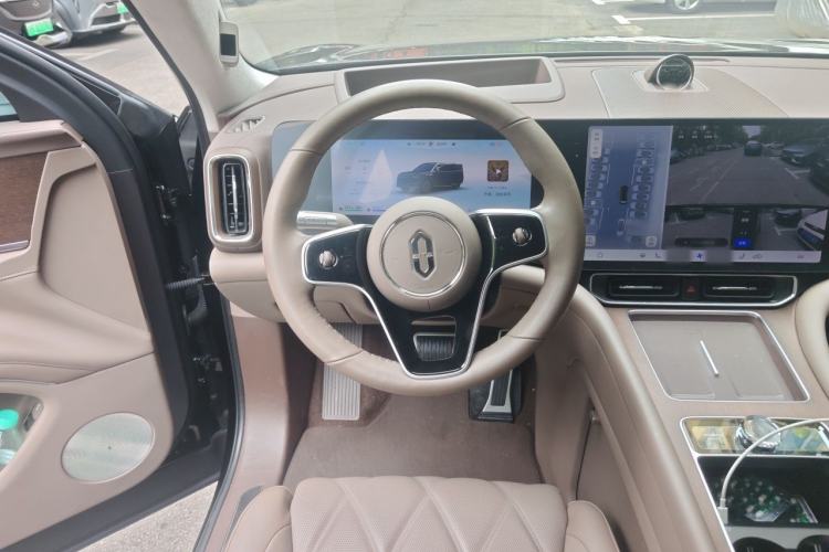 Used Hima AITO M9 2025 Extended-Range Ultra Version 52 kWh 6-Seater Steering Wheel
