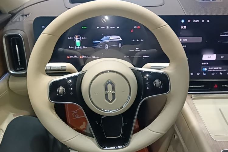Used Hima AITO M9 2025 Extended-Range Ultra Version 52 kWh 6-Seater Steering Wheel