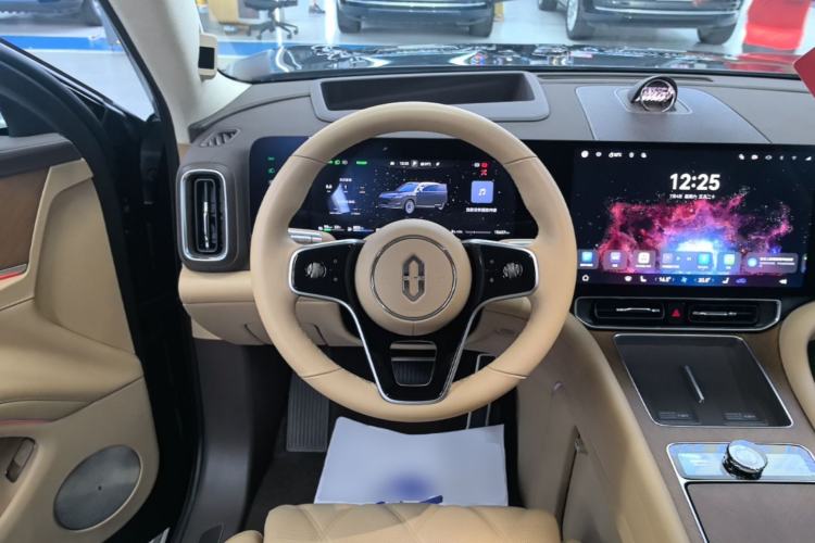 Used Hima AITO M9 2025 Extended-Range Ultra Version 52 kWh 6-Seater Steering Wheel
