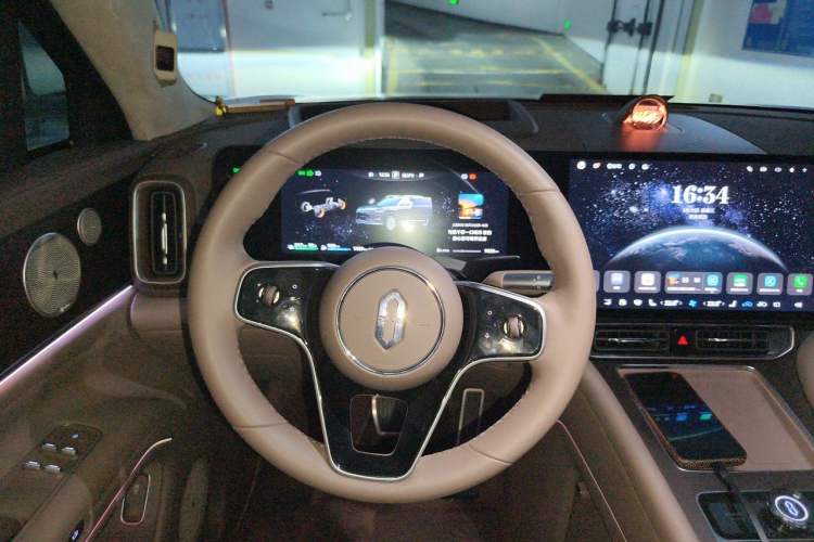 Used Hima AITO M9 2025 Extended-Range Ultra Version 52 kWh 5-Seater Edition Steering Wheel