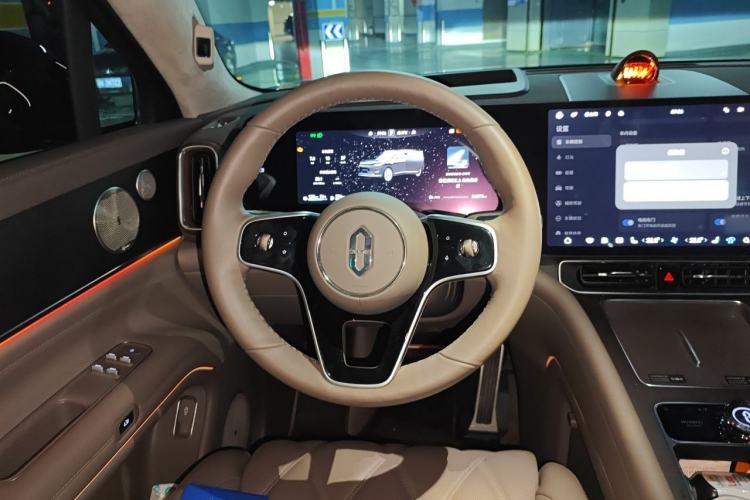 Used Hima AITO M9 2025 Extended-Range Ultra Version 52 kWh 6-Seater Steering Wheel