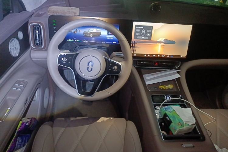 Used Hima AITO M9 2025 Extended-Range Ultra Version 52 kWh 6-Seater Steering Wheel