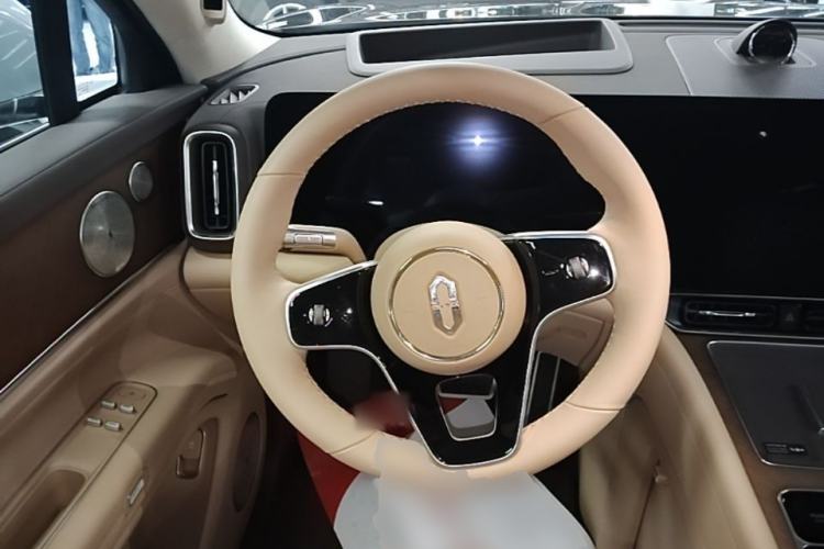 Used Hima AITO M9 2025 Extended-Range Ultra Version 52 kWh 6-Seater Steering Wheel