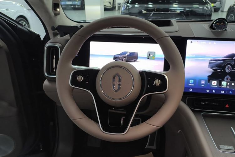 Used Hima AITO M9 2025 Extended-Range Ultra Version 52 kWh 5-Seater Edition Steering Wheel
