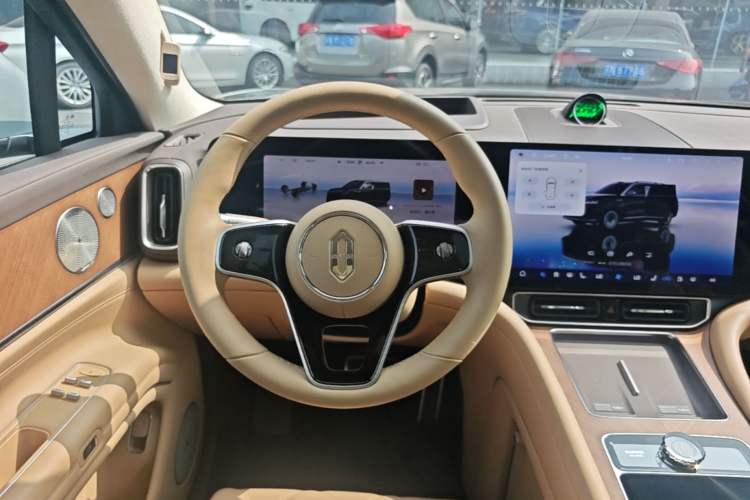 Used Hima AITO M9 2025 Extended-Range Ultra Version 52 kWh 6-Seater Steering Wheel