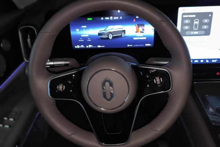 Used Hima AITO M9 2025 Extended-Range Ultra Version 52 kWh 6-Seater Steering Wheel