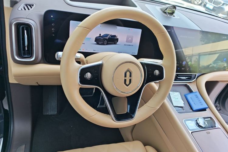 Used Hima AITO M9 2025 Extended-Range Ultra Version 52 kWh 6-Seater Steering Wheel