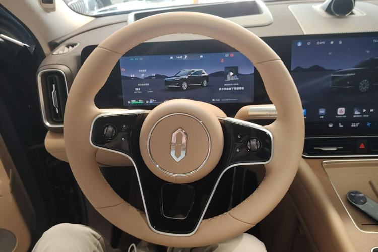 Used Hima AITO M9 2025 Extended-Range Ultra Version 52 kWh 6-Seater Steering Wheel