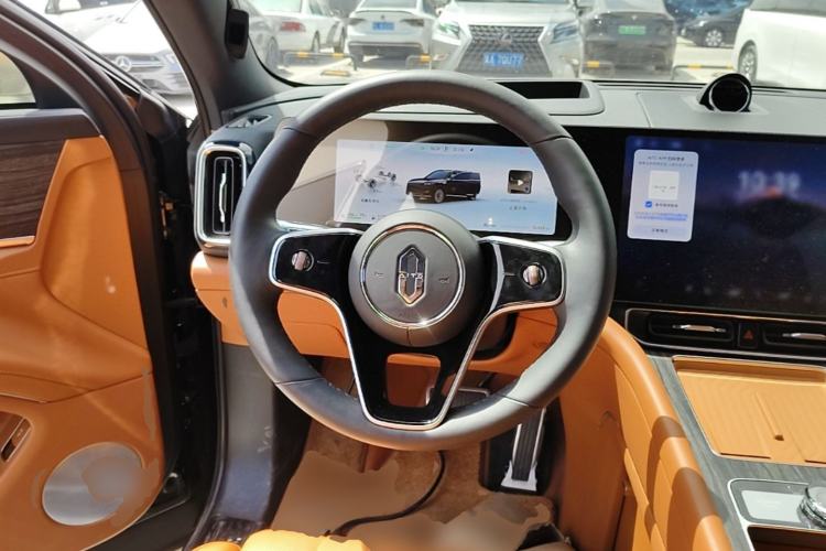 Used Hima AITO M9 2025 Extended-Range Ultra Version 52 kWh 6-Seater Steering Wheel