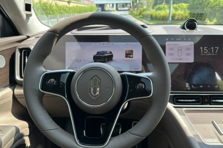 Used Hima AITO M9 2025 Extended-Range Ultra Version 52 kWh 6-Seater Steering Wheel